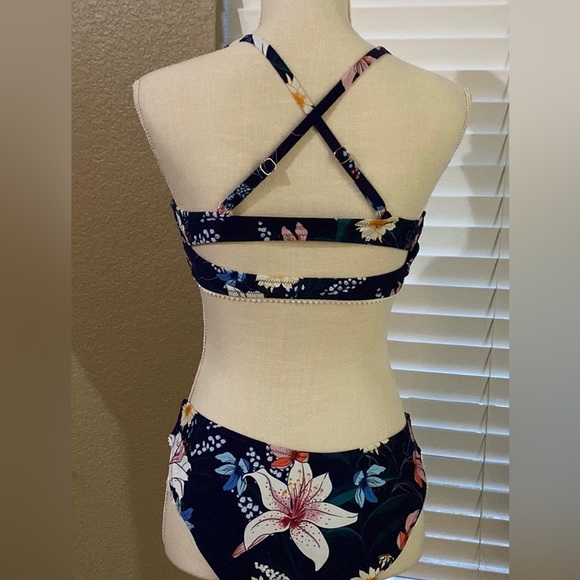 CupShe bikini new without tags. - Picture 2 of 6